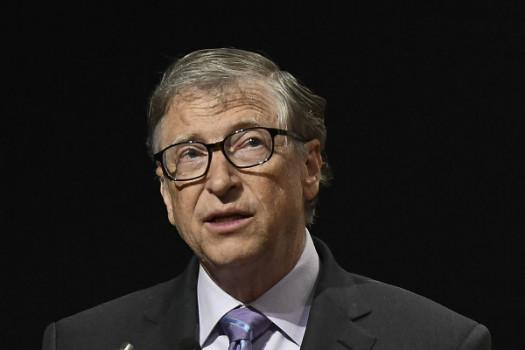 Microsoft execs reportedly warned Bill Gates years ago to stop emailing a female employee0